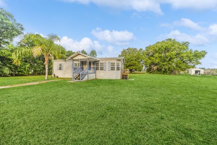 Property Photo: 4009 Kayla Ranch Lane FL 33567