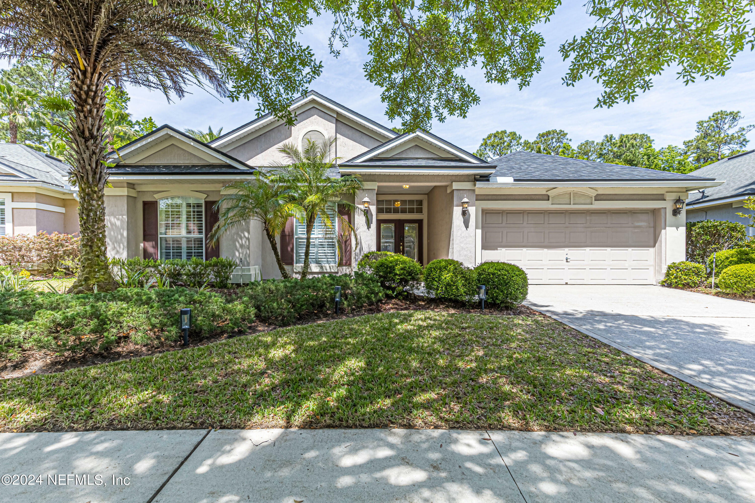 Property Photo:  6511 Silver Glen Drive  FL 32258 