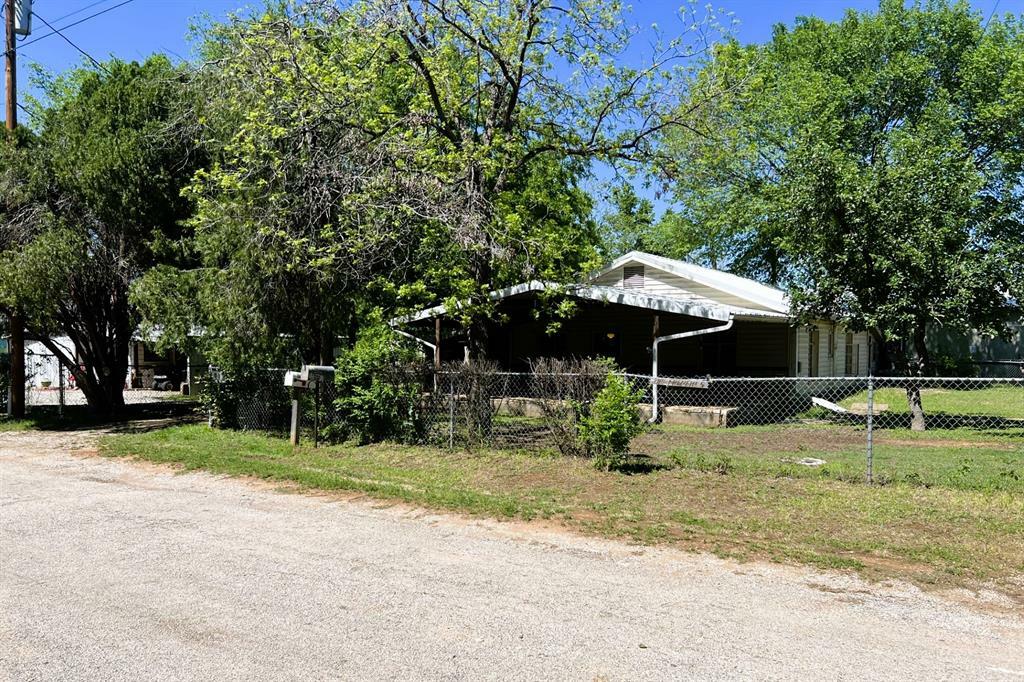 Property Photo:  130 Ebner Street  TX 76449 