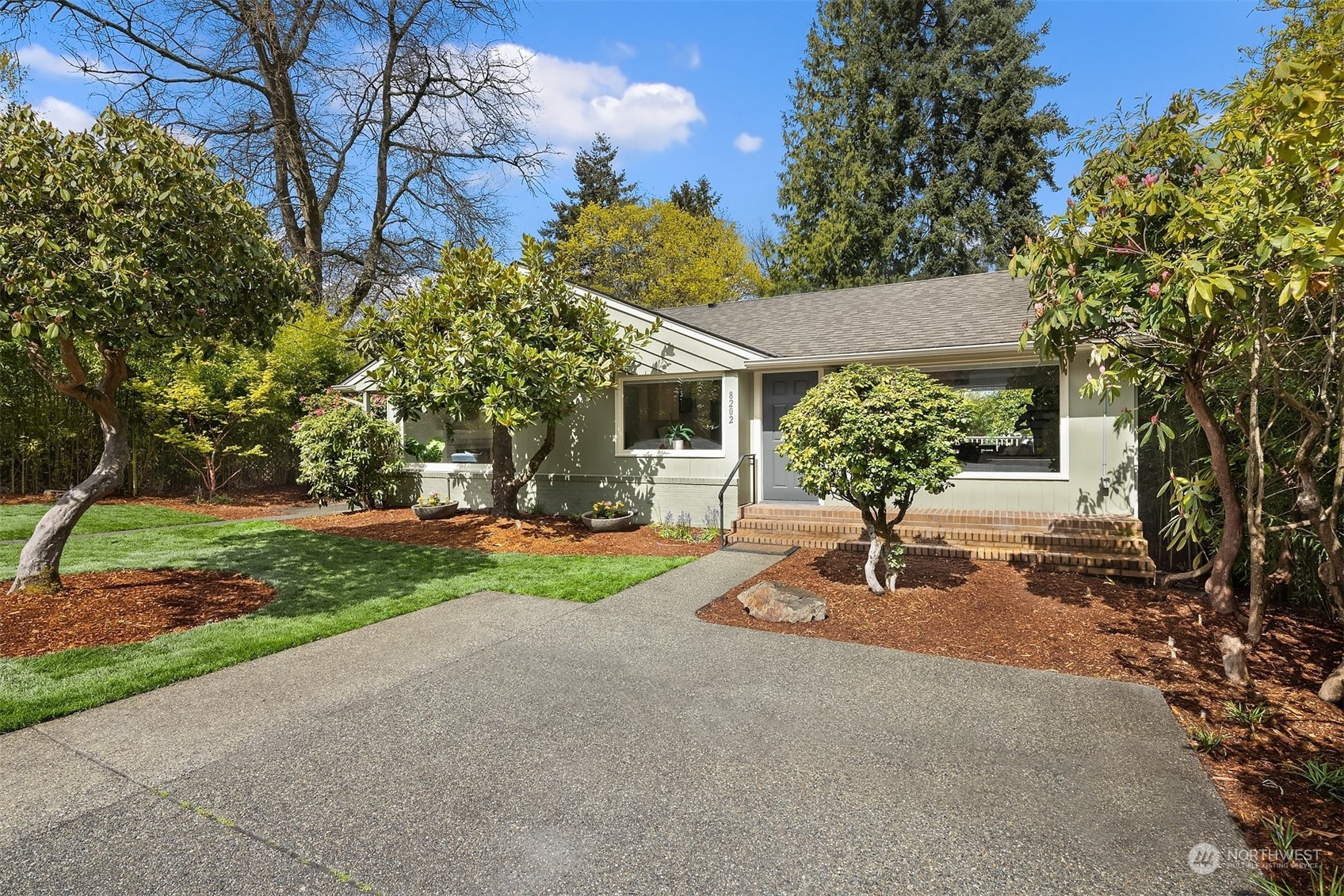 Property Photo:  8202 S 116th Street  WA 98178 