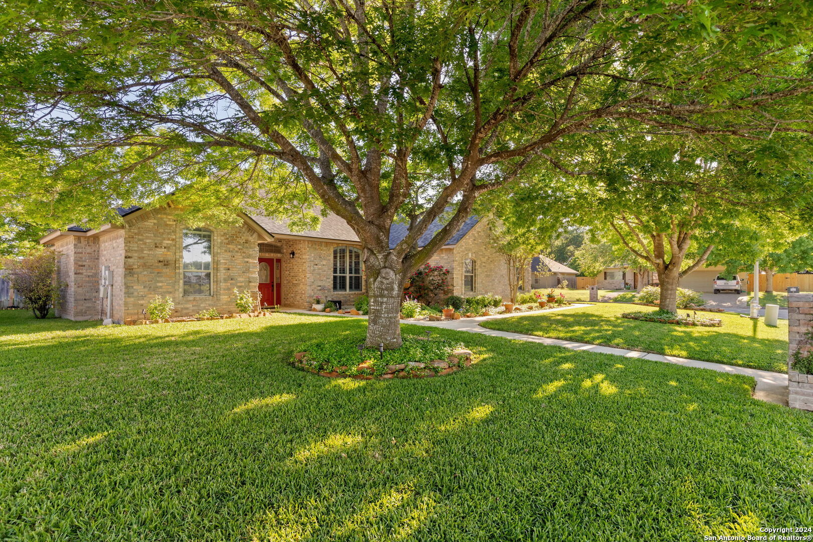 Property Photo: 804 Arvin TX 78155
