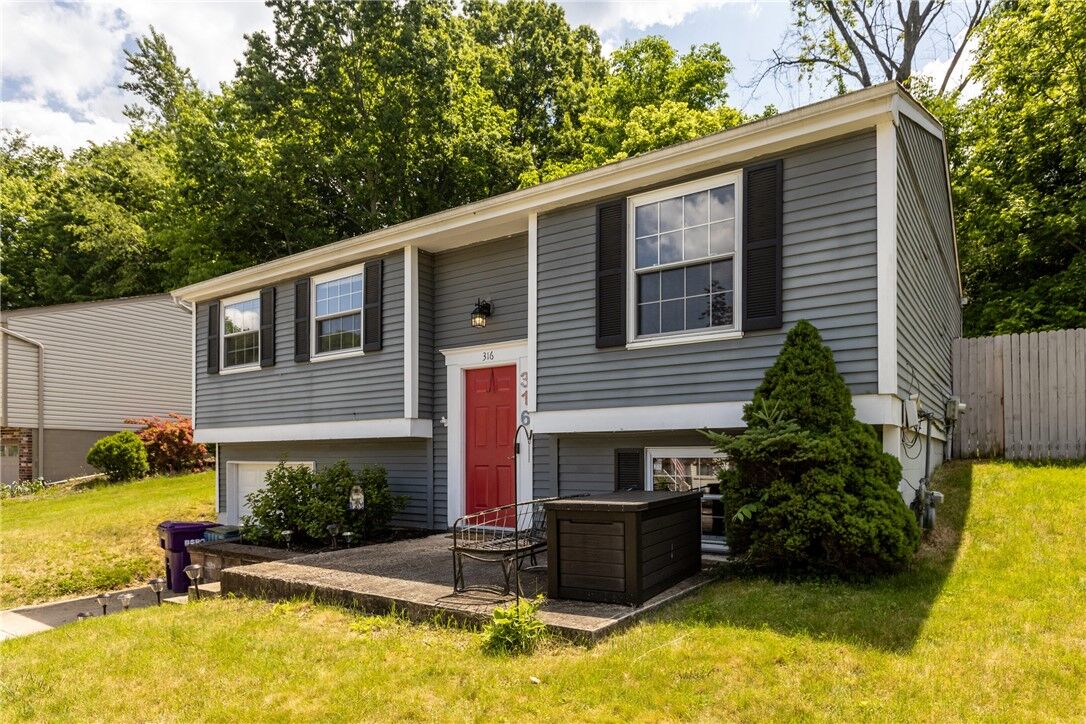 Property Photo:  316 Tionesta Dr  PA 15068 