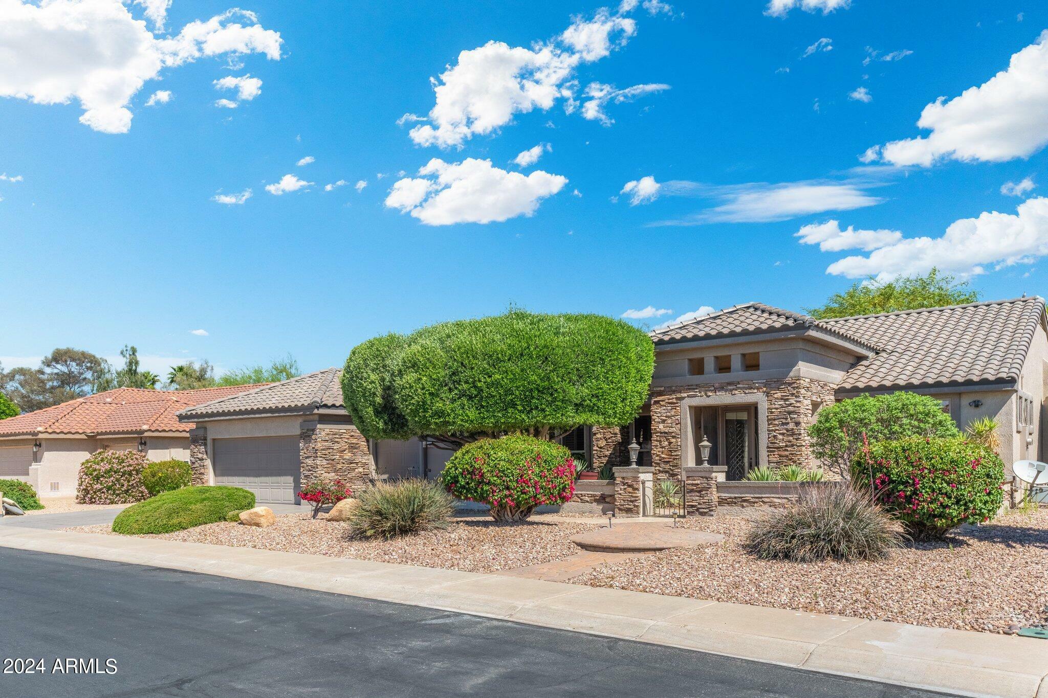 Property Photo:  16330 W Desert Winds Drive  AZ 85374 