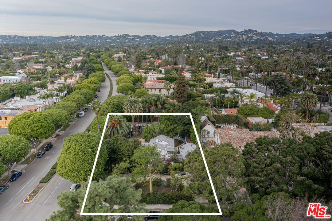 Property Photo:  1405 N Park Way  CA 90210 