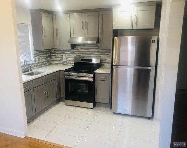 Property Photo:  460 Clubway 43  NJ 07601 