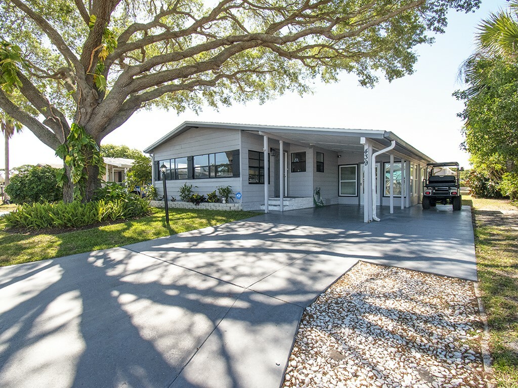 Property Photo:  439 Royal Tern Drive  FL 32976 