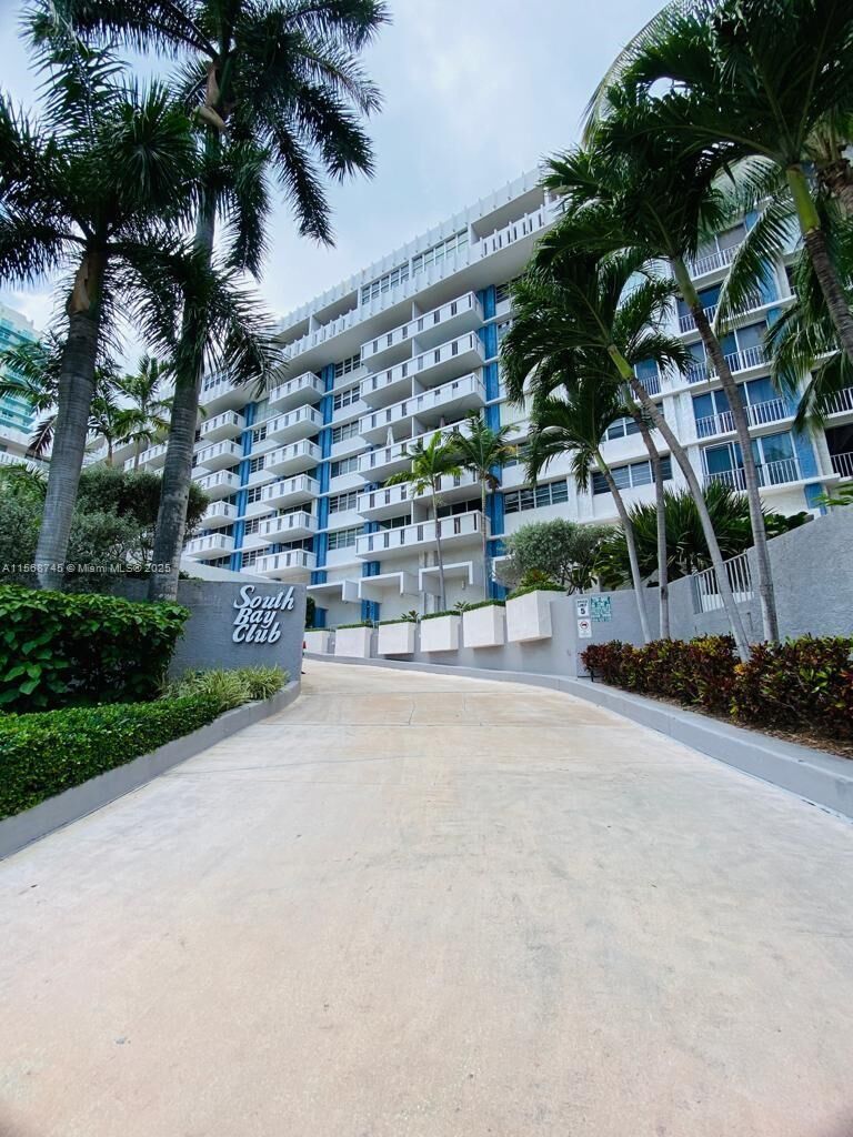 Property Photo: 800 West Ave 905 FL 33139