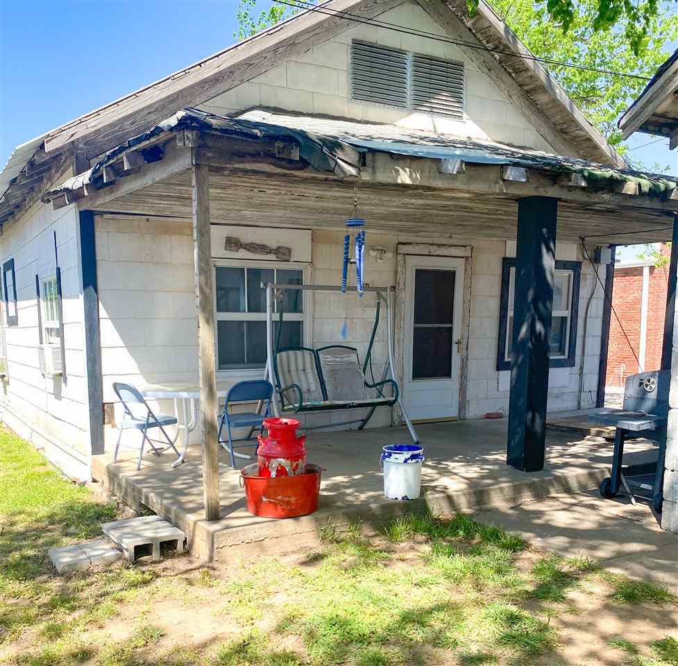 Property Photo:  511 N Steele Avenue  OK 74023 