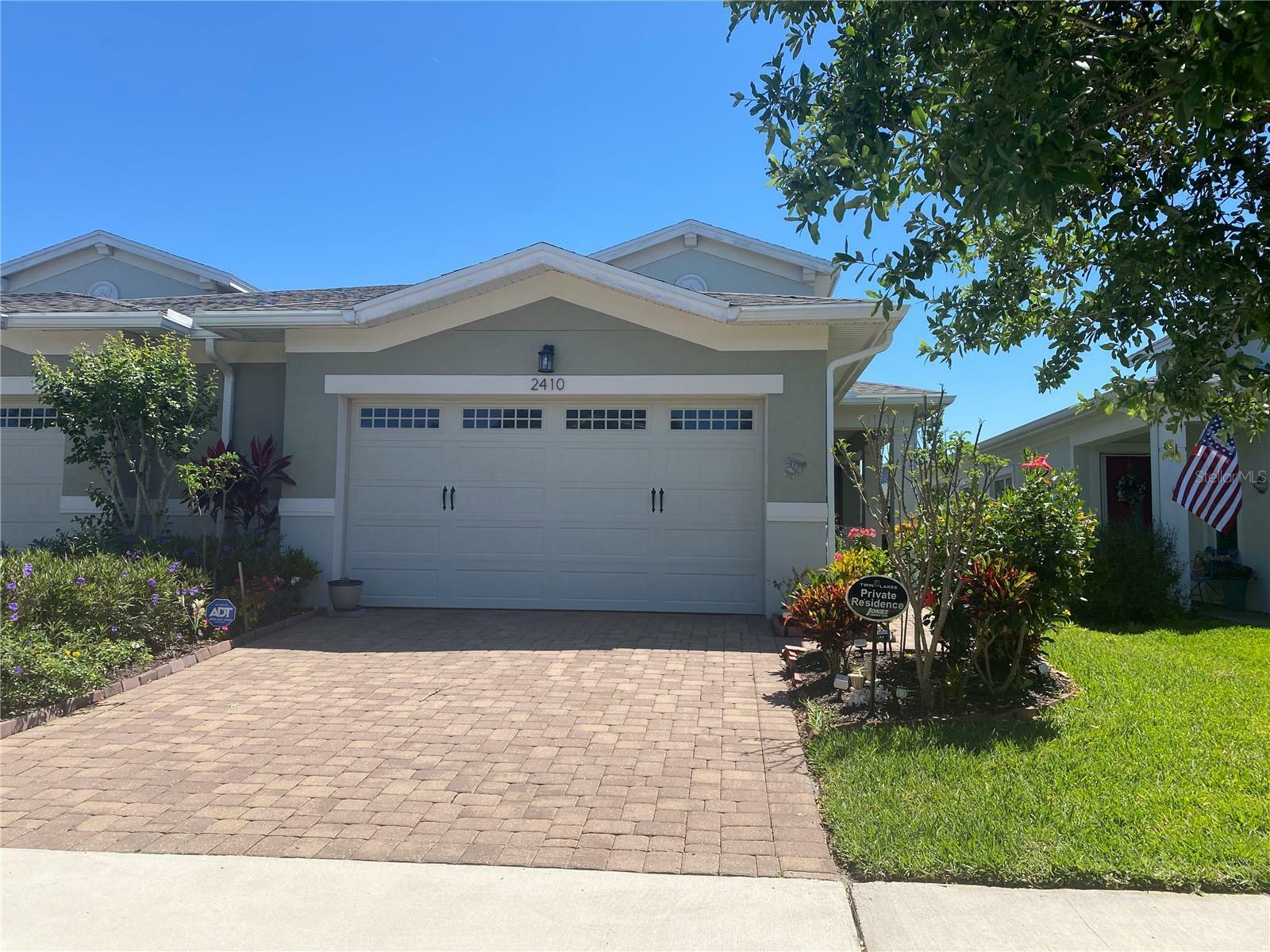 Property Photo: 2410 Datura Loop FL 34772