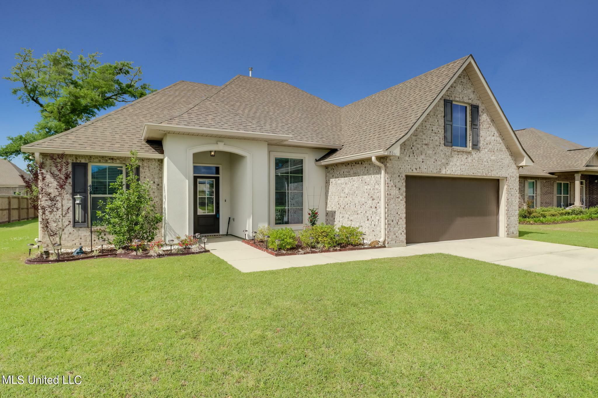 Property Photo:  3011 Sea Oats Drive  MS 39560 