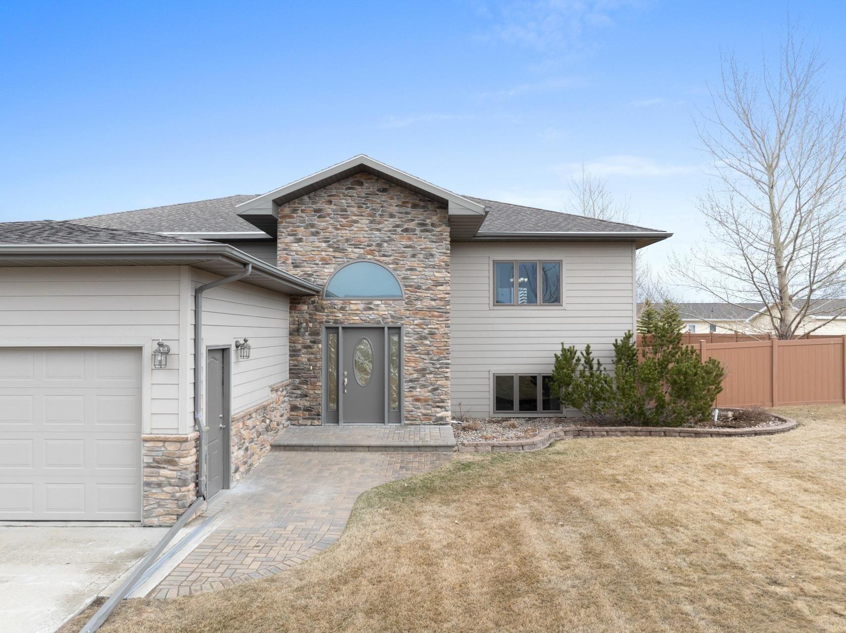 Property Photo:  401 5th Avenue SW  ND 58785 