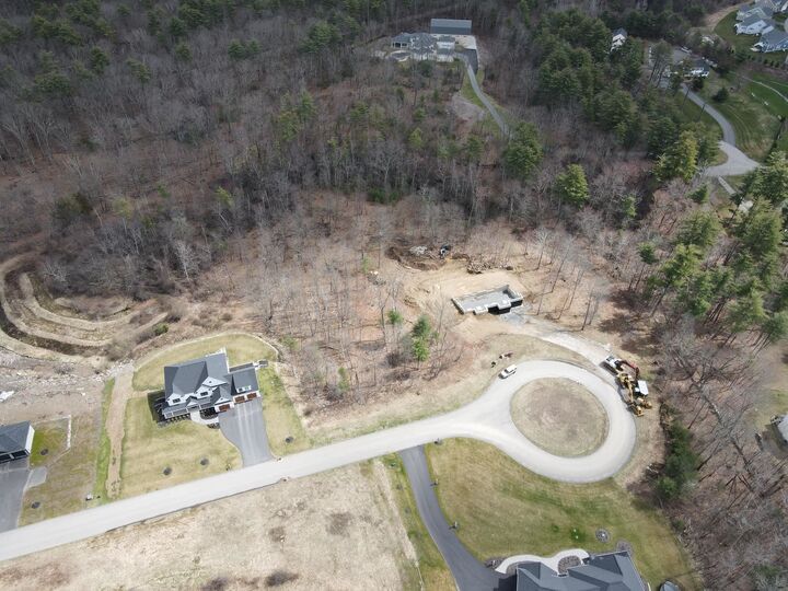 Property Photo:  9 McIntosh Hollow Road  NH 03087 