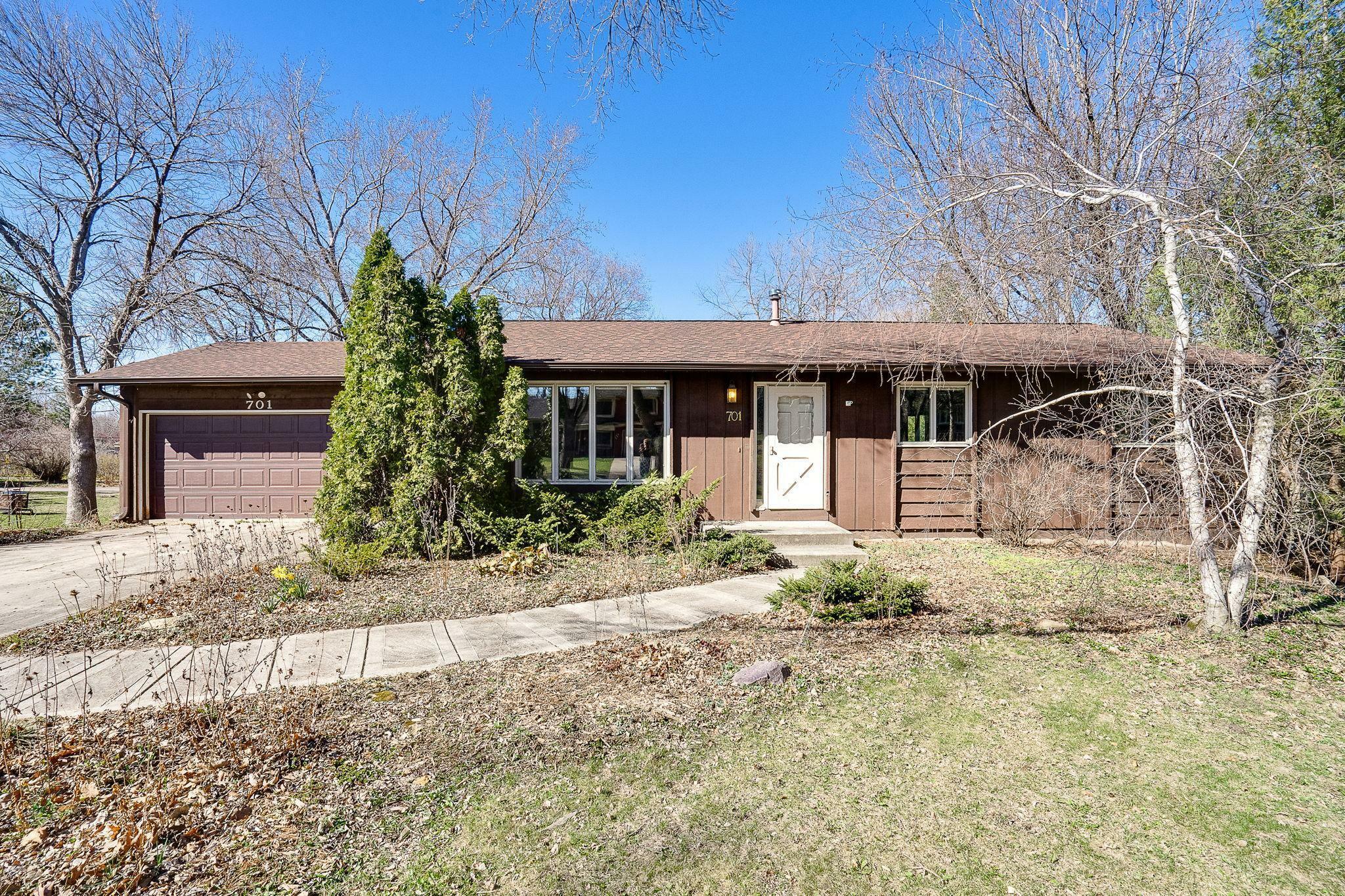 Property Photo:  701 Sibley Drive  MN 55057 