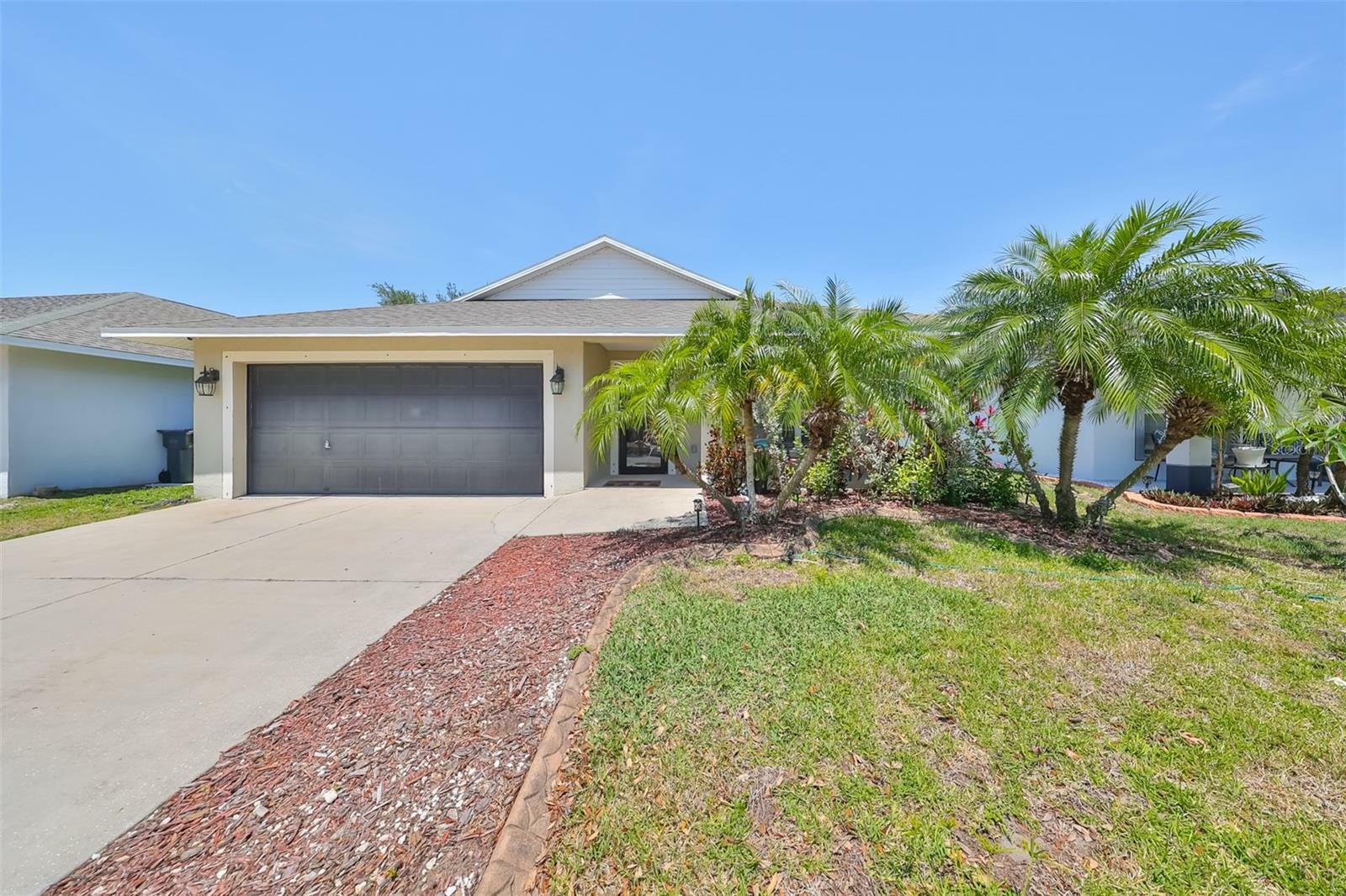 Property Photo:  2118 Pleasure Run Drive  FL 33570 