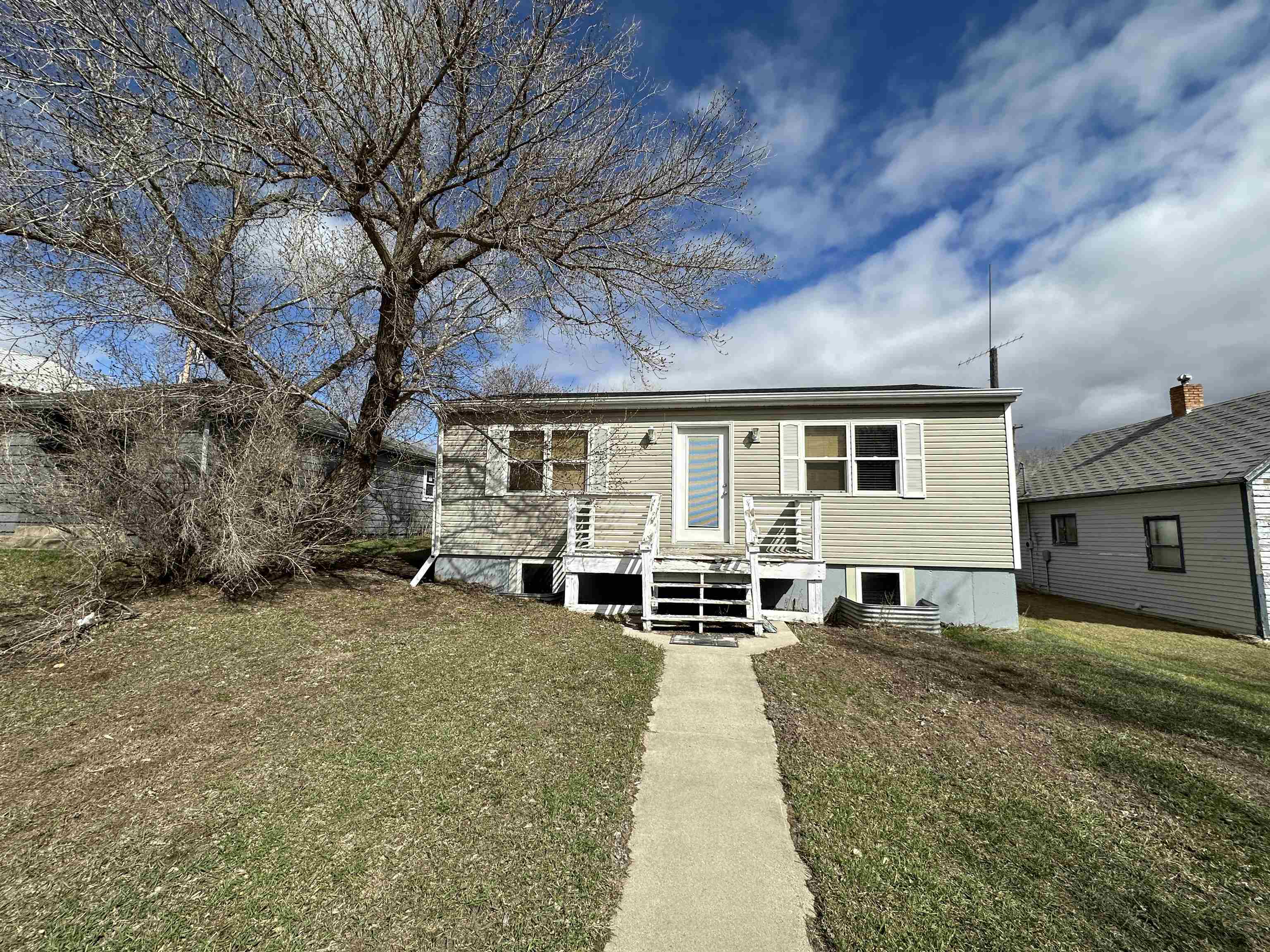 Property Photo:  117 1st Avenue SE  ND 58746 