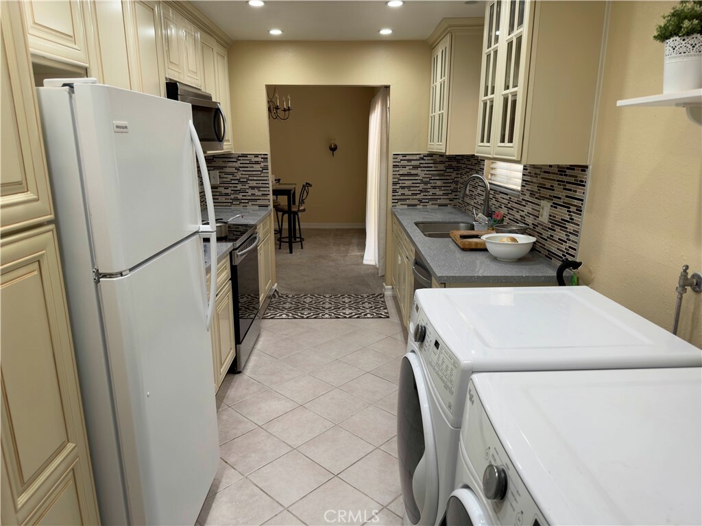 Property Photo:  5718 Ravenspur Drive 102  CA 90275 