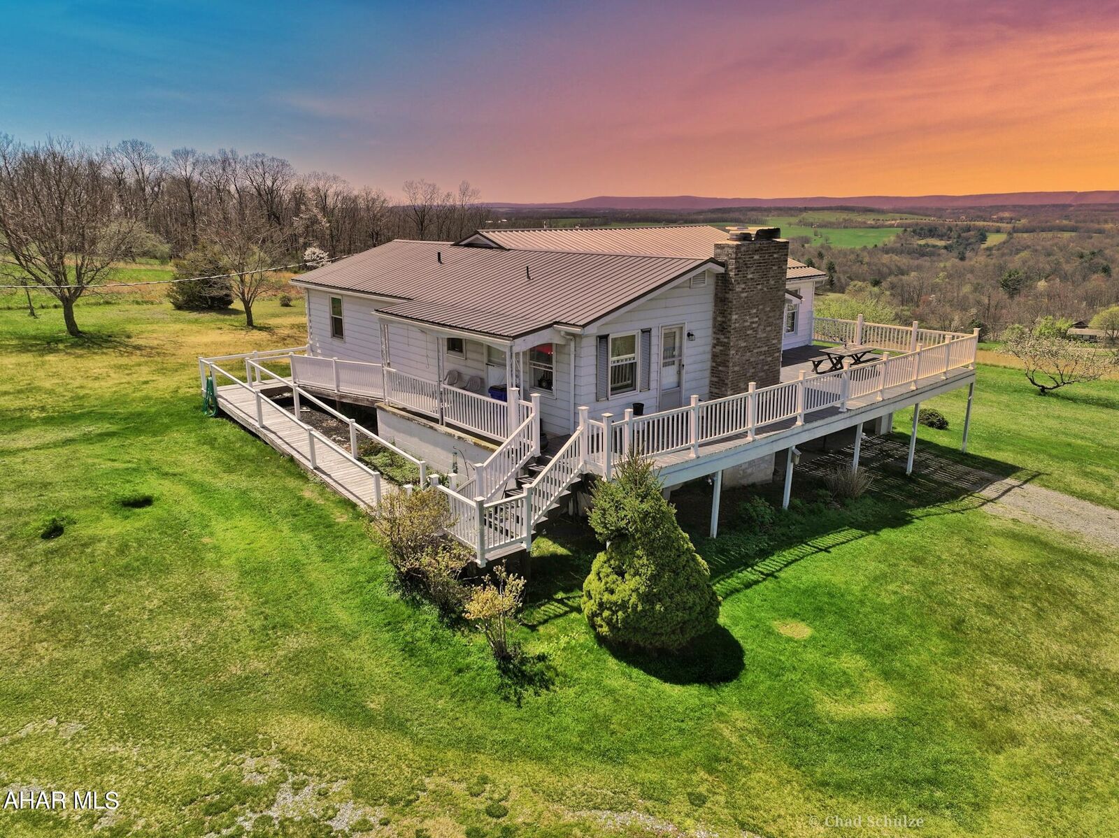 Property Photo:  3116 W Mattie Road  PA 15533 