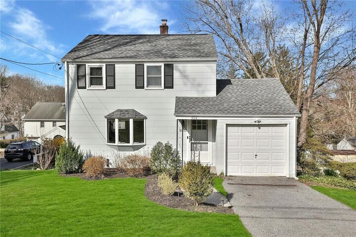 134 Bainbridge Avenue  Thornwood NY 10594 photo