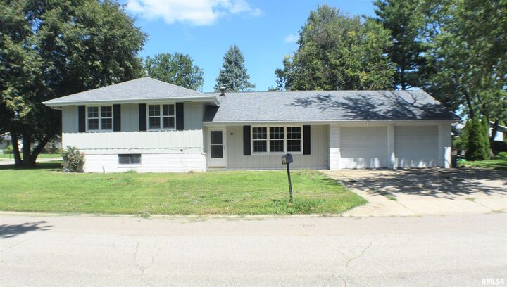 107 Poplar  Canton IL 61520 photo