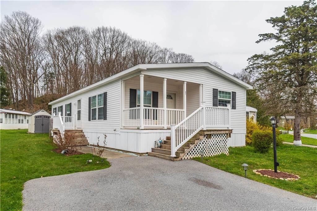 Property Photo:  82 Etcetera Drive  NY 12522 