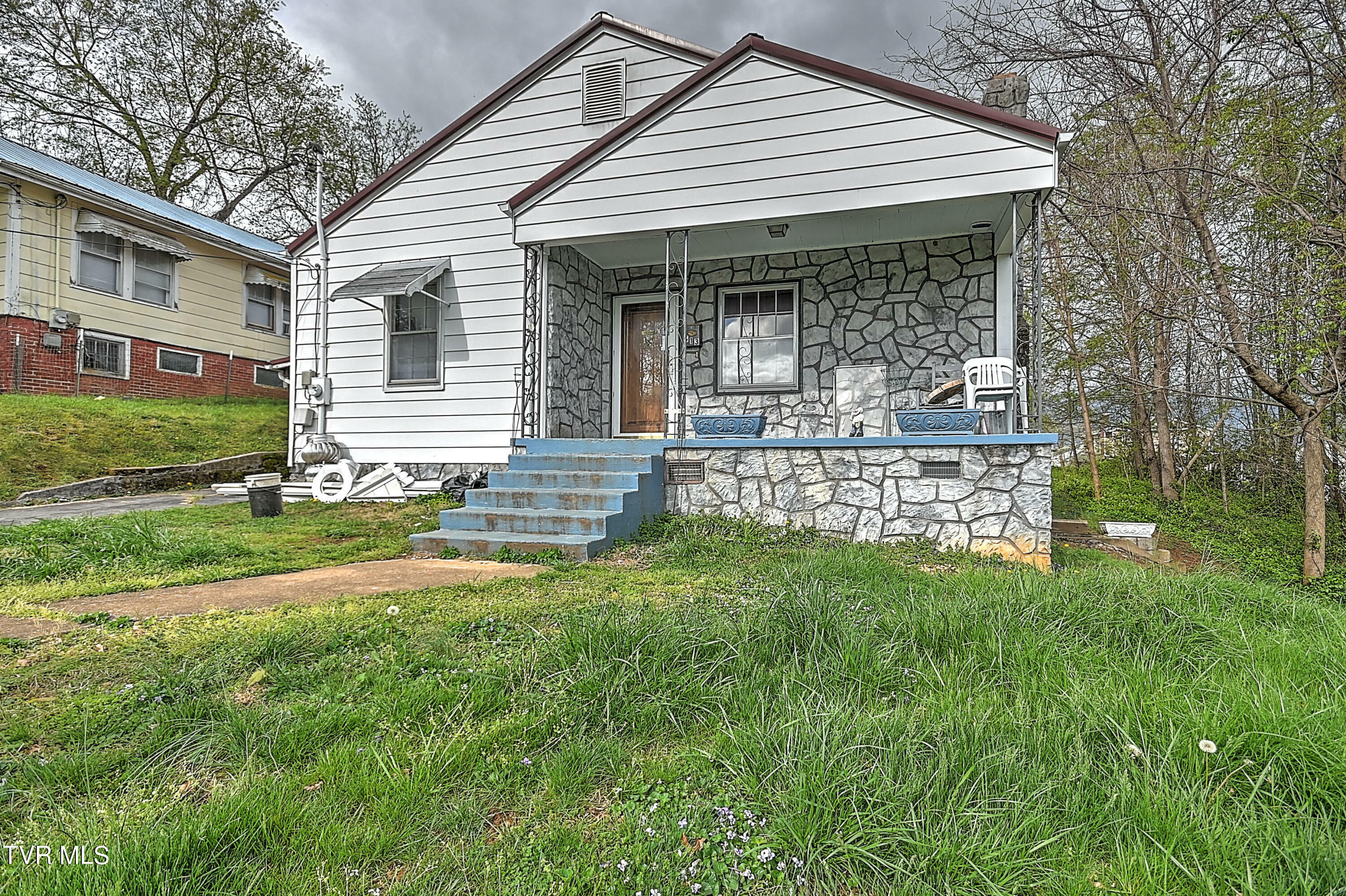 Property Photo:  513 South Lynn Avenue  TN 37643 