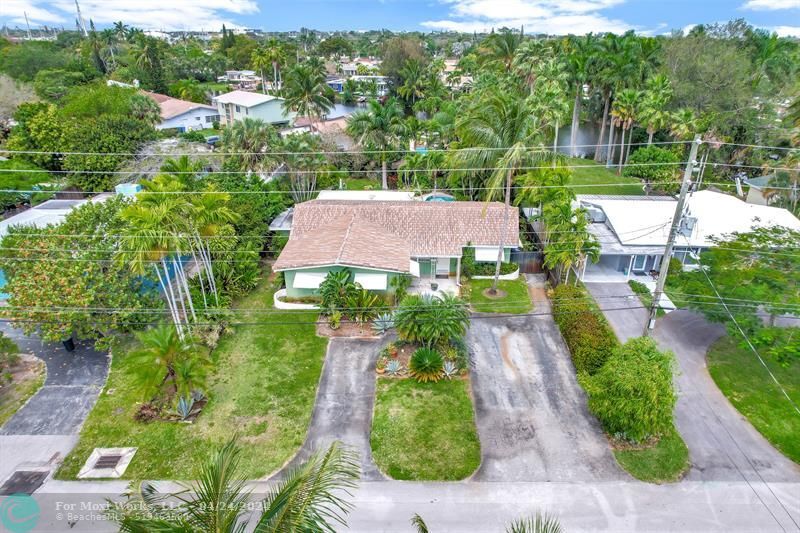 Property Photo:  651 NW 34th St  FL 33309