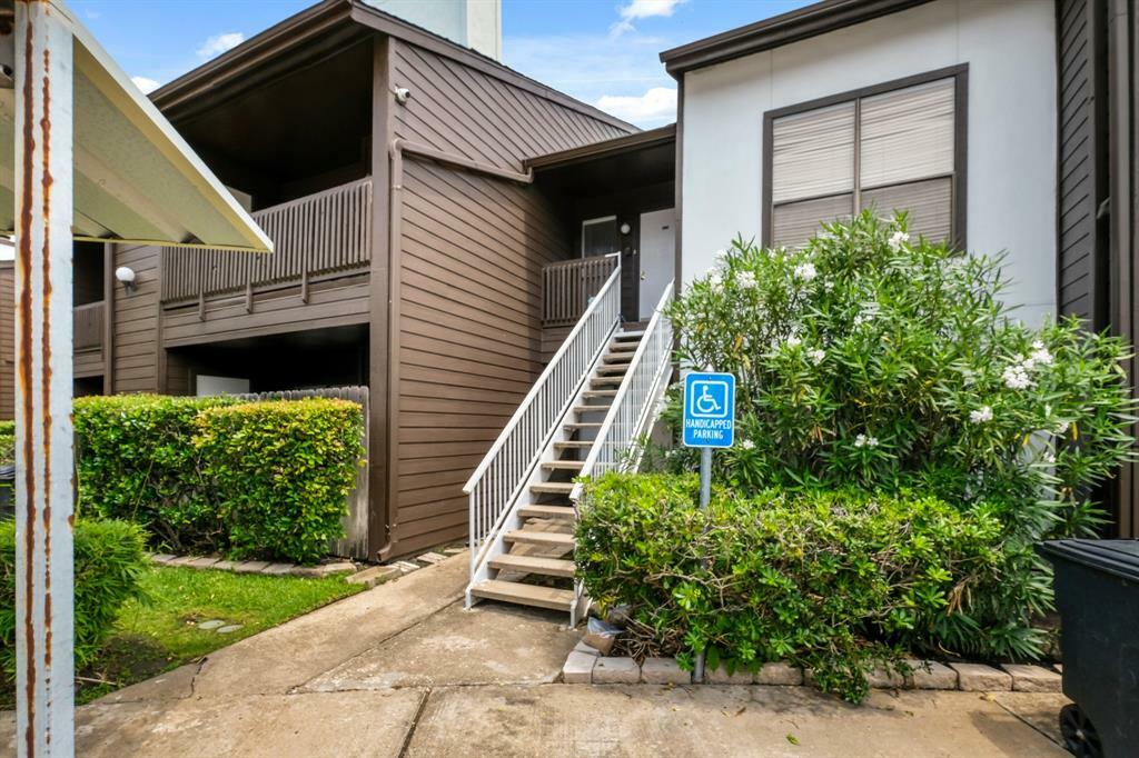 Property Photo:  8020 Braesmain Drive 1710  TX 77025 