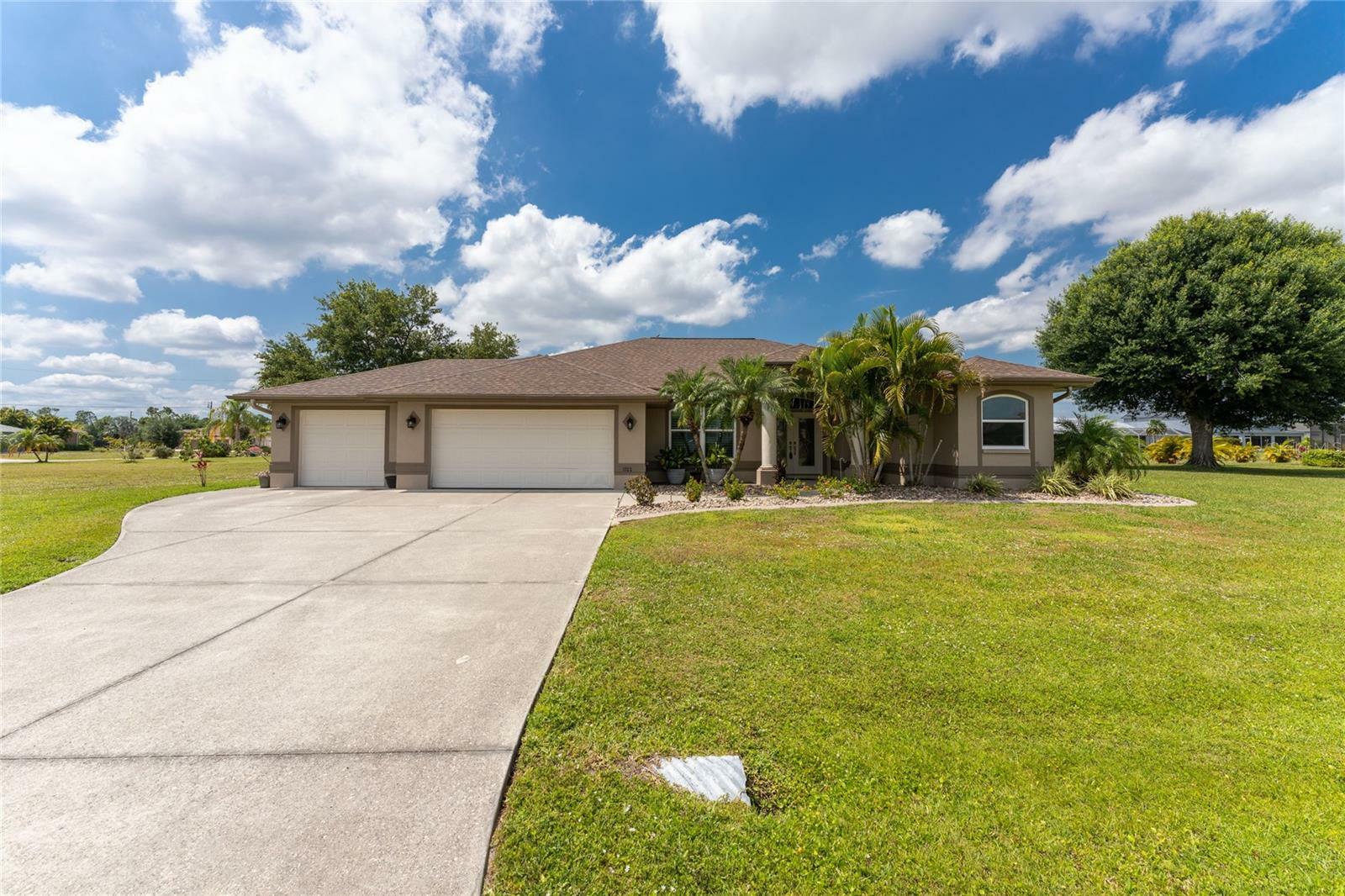 Property Photo: 1322 Observer Court FL 33983