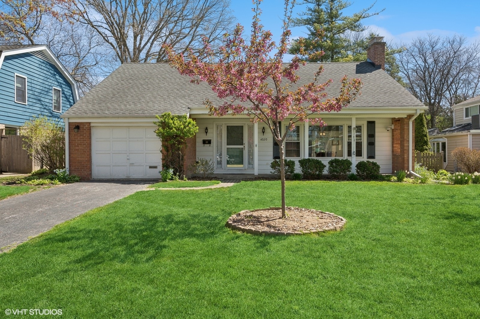 Property Photo: 4020 Fairway Drive IL 60091