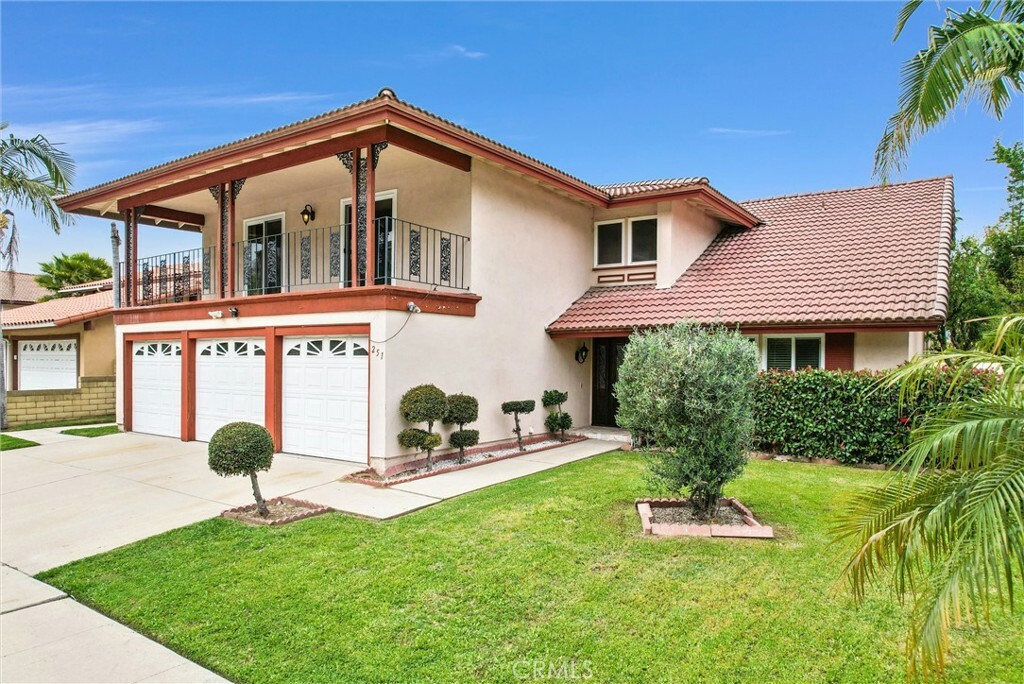 Property Photo:  251 Avenida Santa Anita  CA 90631 