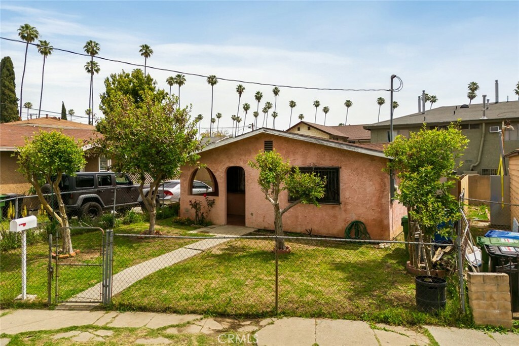 Property Photo:  3150 Warwick Avenue  CA 90032 