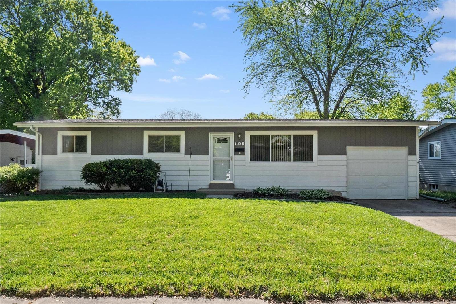 Property Photo: 1320 Parakeet Lane MO 63031