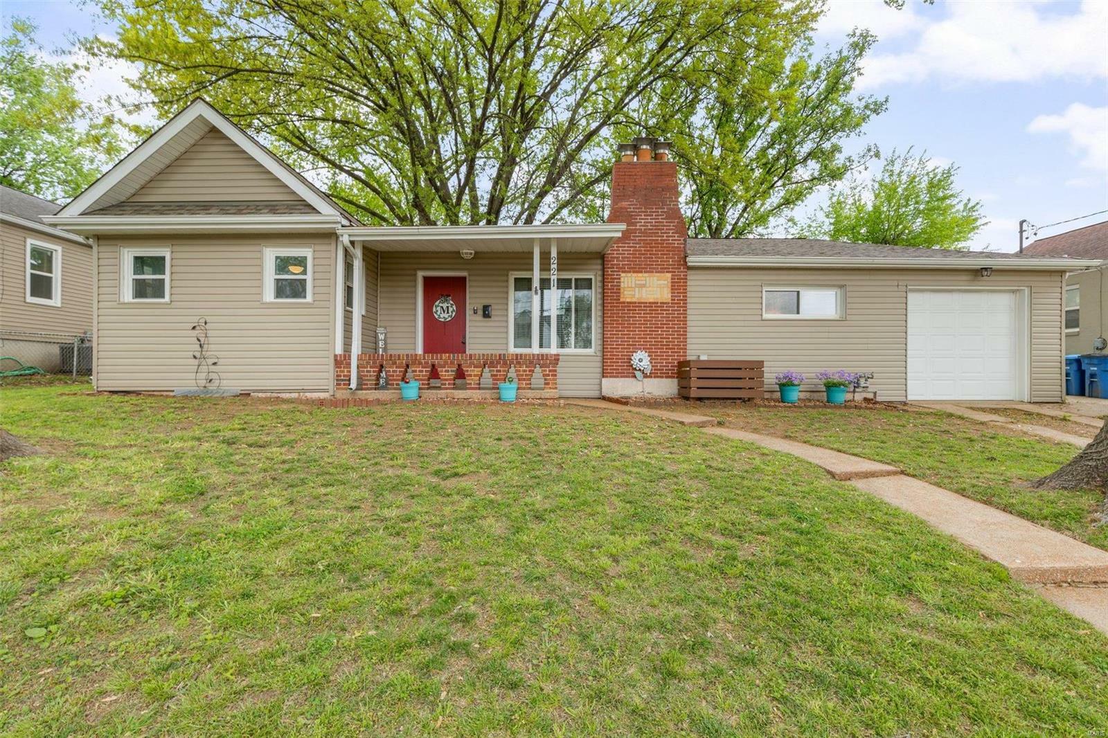 Property Photo:  221 Runyon Avenue  MO 63125 