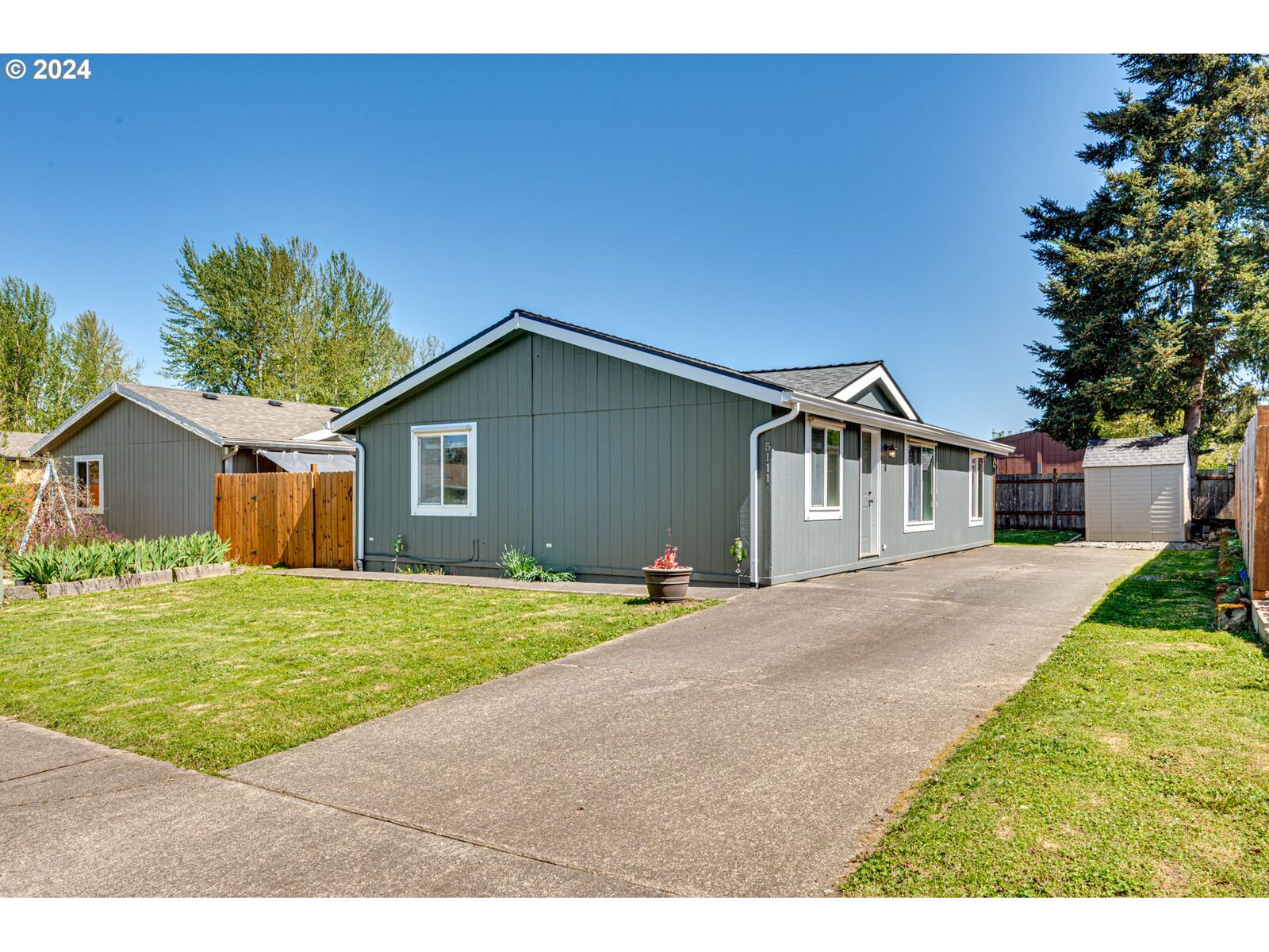 Property Photo:  5111 NE 144th Ave  WA 98682 