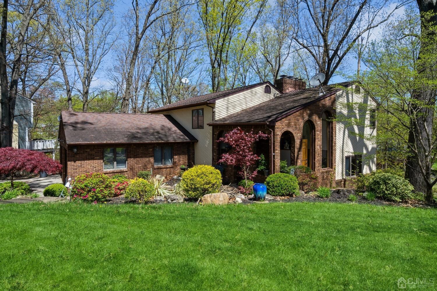 Property Photo:  279 Edlys Lane  NJ 08902 