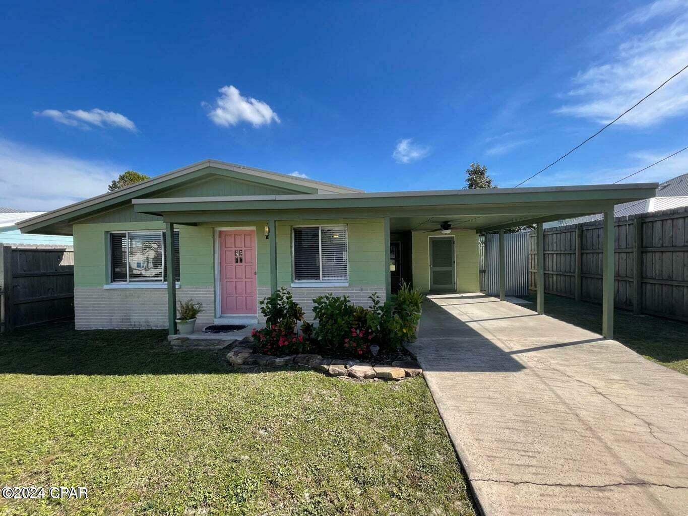 Property Photo:  305 Tarpon Street  FL 32413 