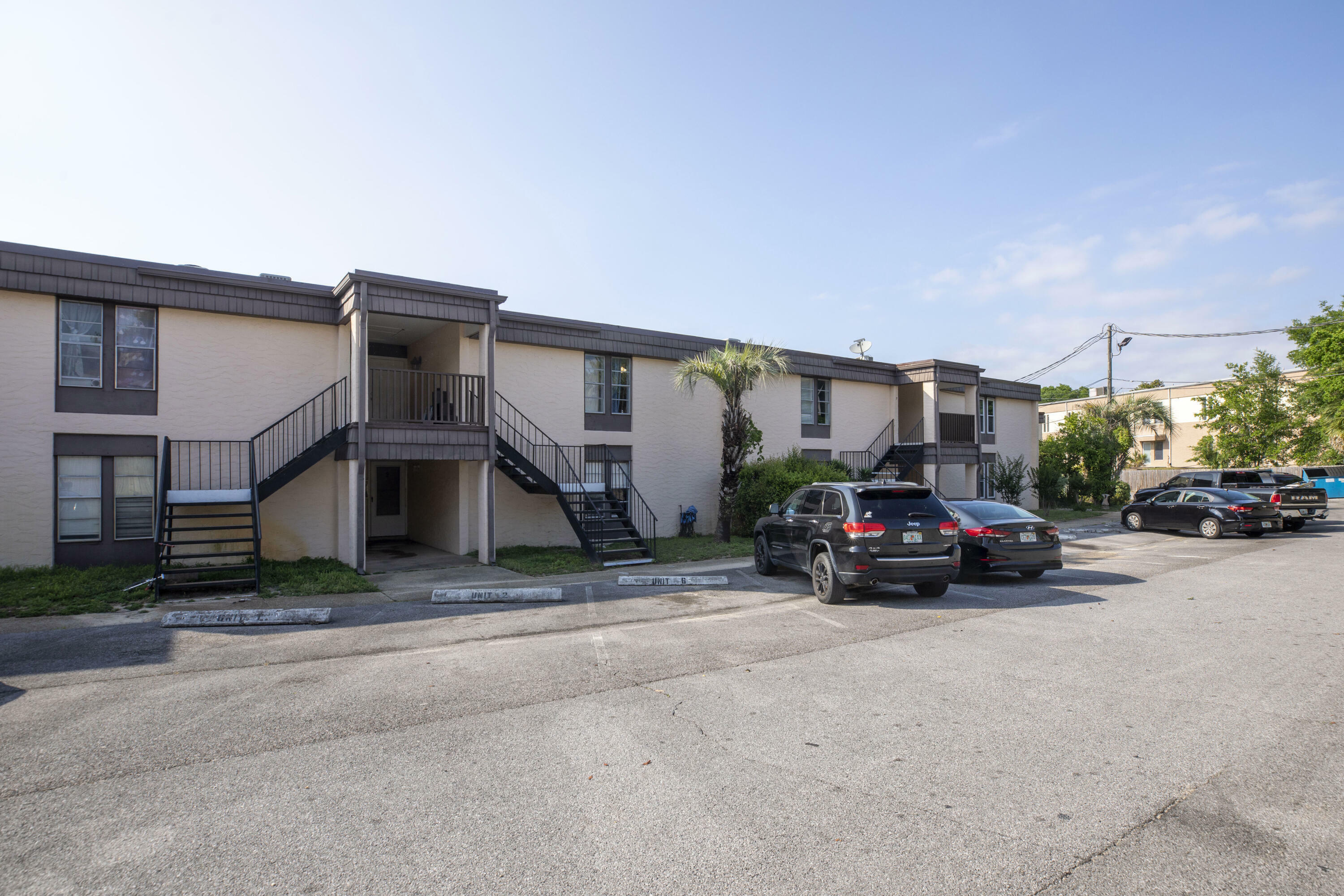 Property Photo:  401 NW Marshall Ct Unit 2  FL 32548 