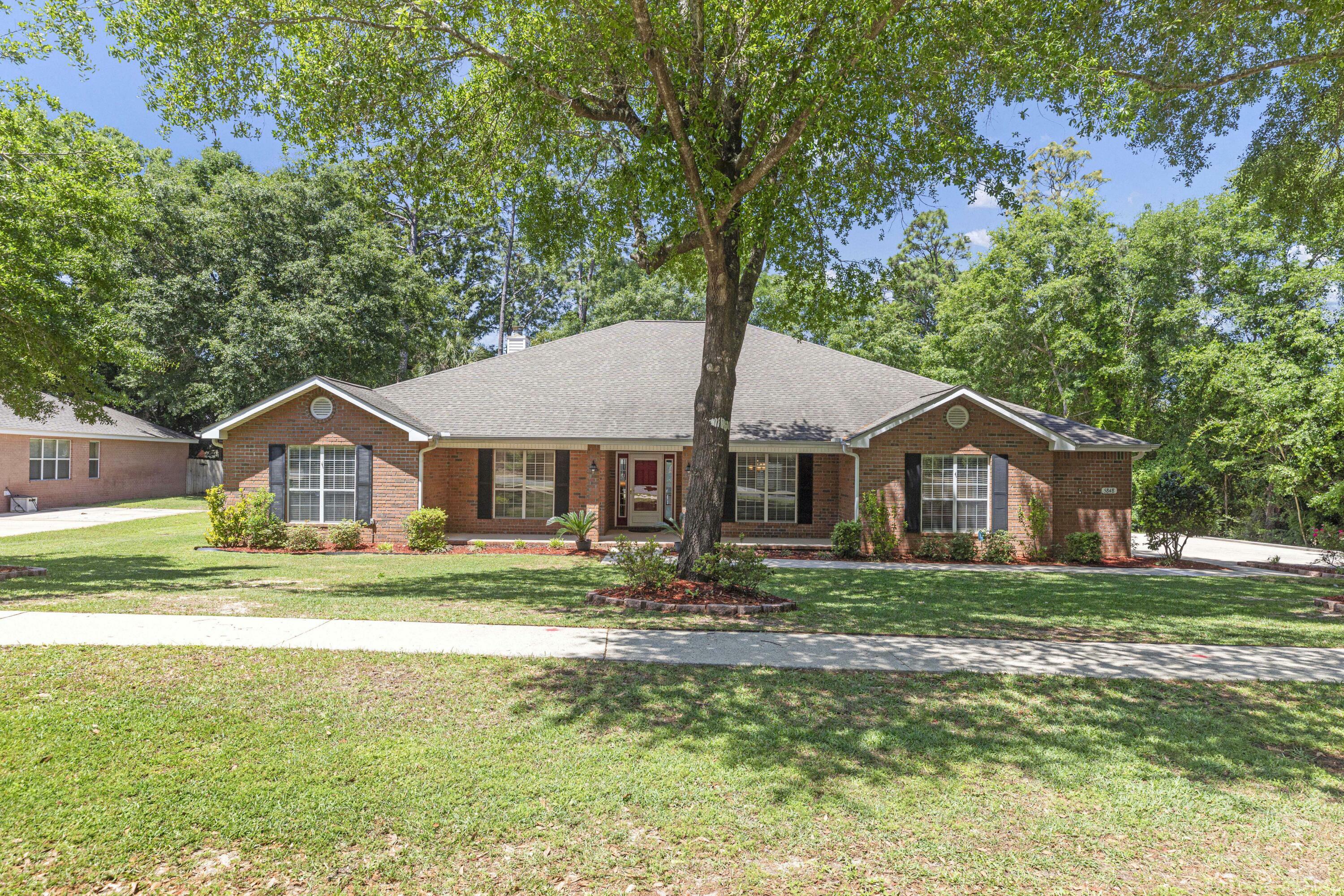 Property Photo:  5848 Hunting Meadows Drive  FL 32536 