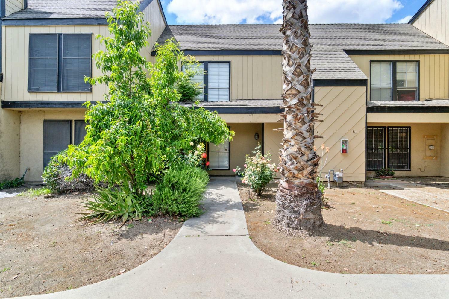 Property Photo:  450 S Argyle Avenue 111  CA 93727 