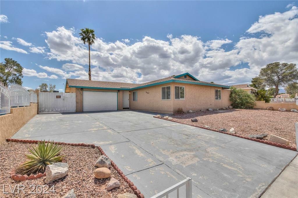 Property Photo:  6125 Caprino Avenue  NV 89108 