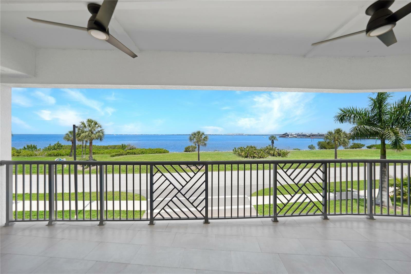 Property Photo:  1425 Park Beach Circle 122  FL 33950 