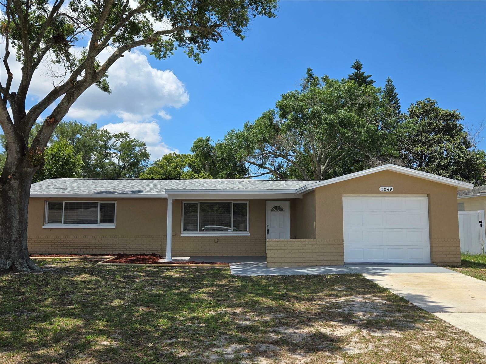 Property Photo: 5049 School Road FL 34653