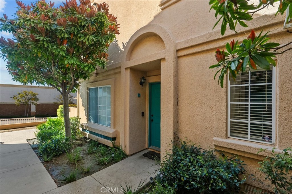 Property Photo:  18706 Vista Del Canon D  CA 91321 