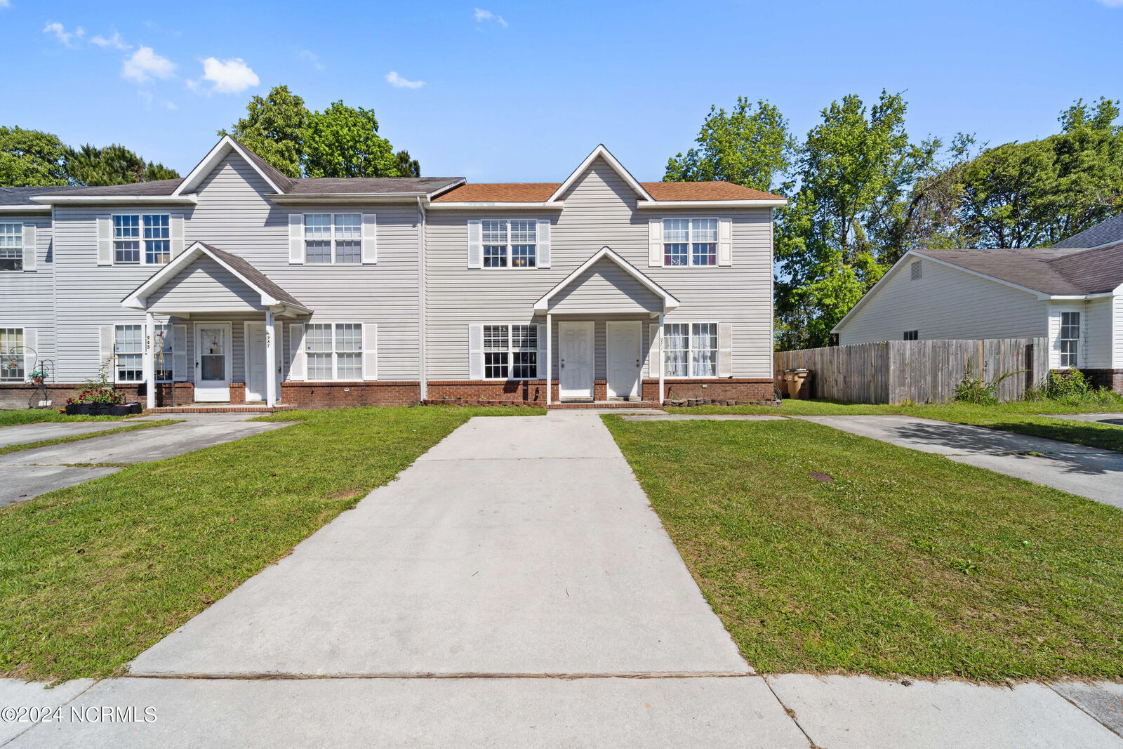 Property Photo:  969 W Pueblo Drive  NC 28546 