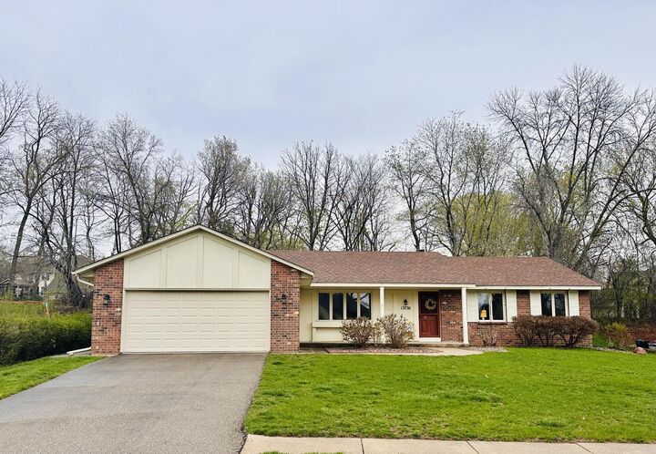 13730 Hanover Way  Apple Valley MN 55124 photo