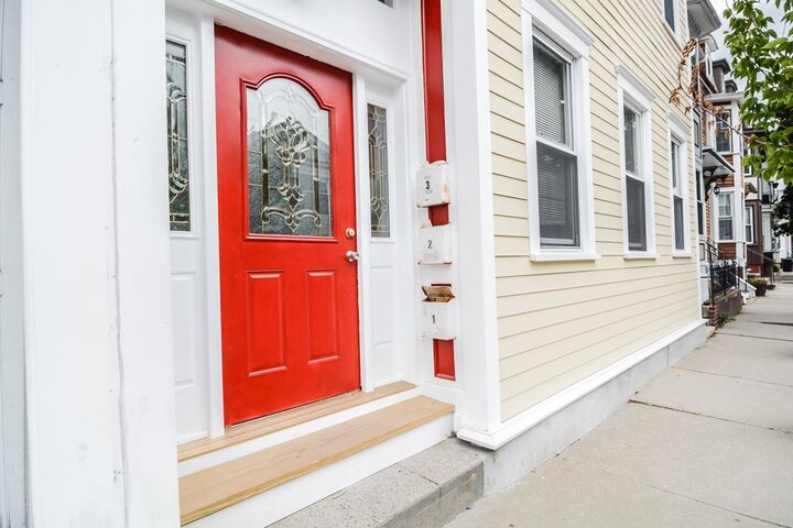 Property Photo:  546 East 8th Street 3  MA 02127 