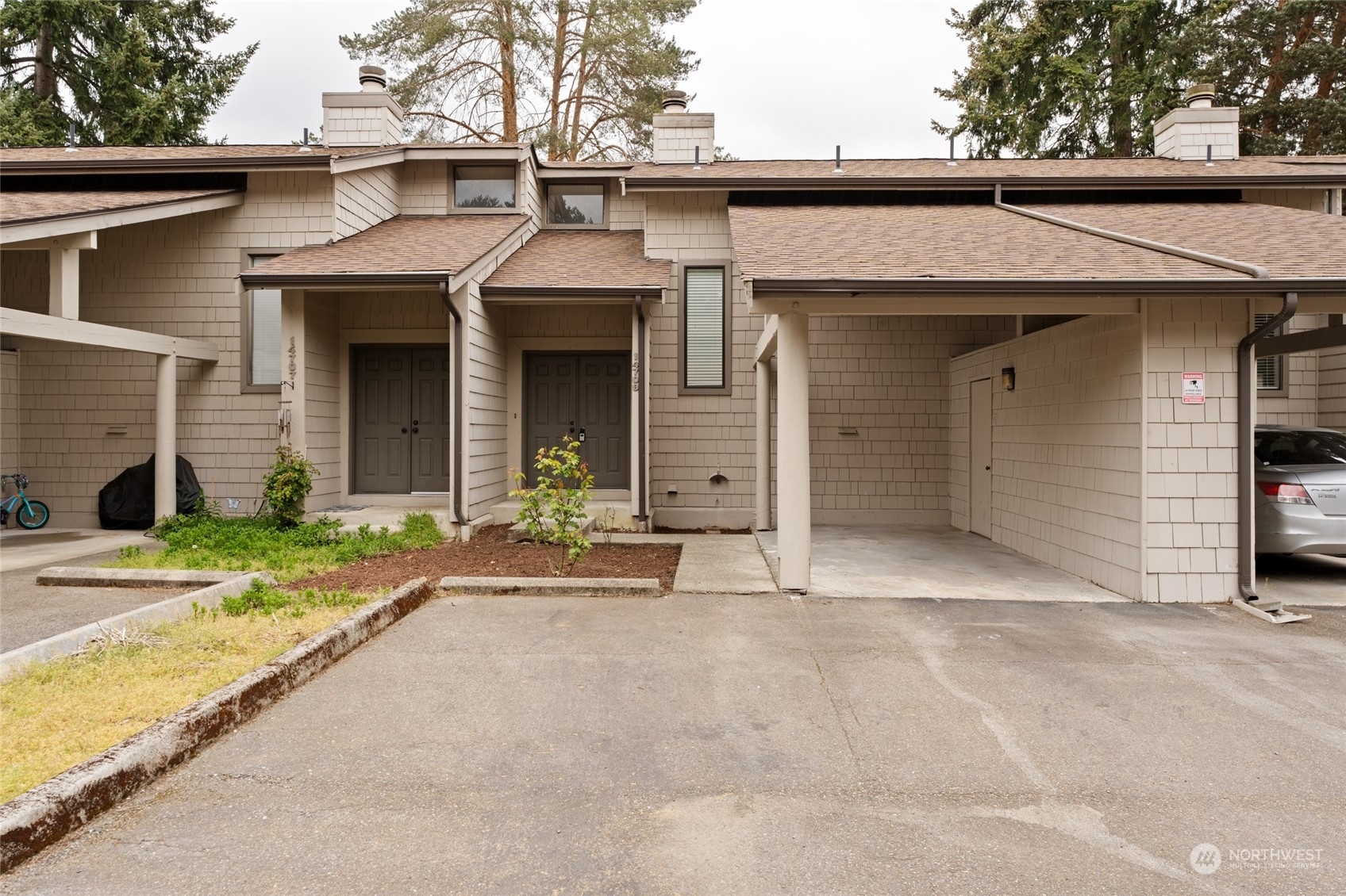 Property Photo:  14709 NE 35th Street D36  WA 98007 