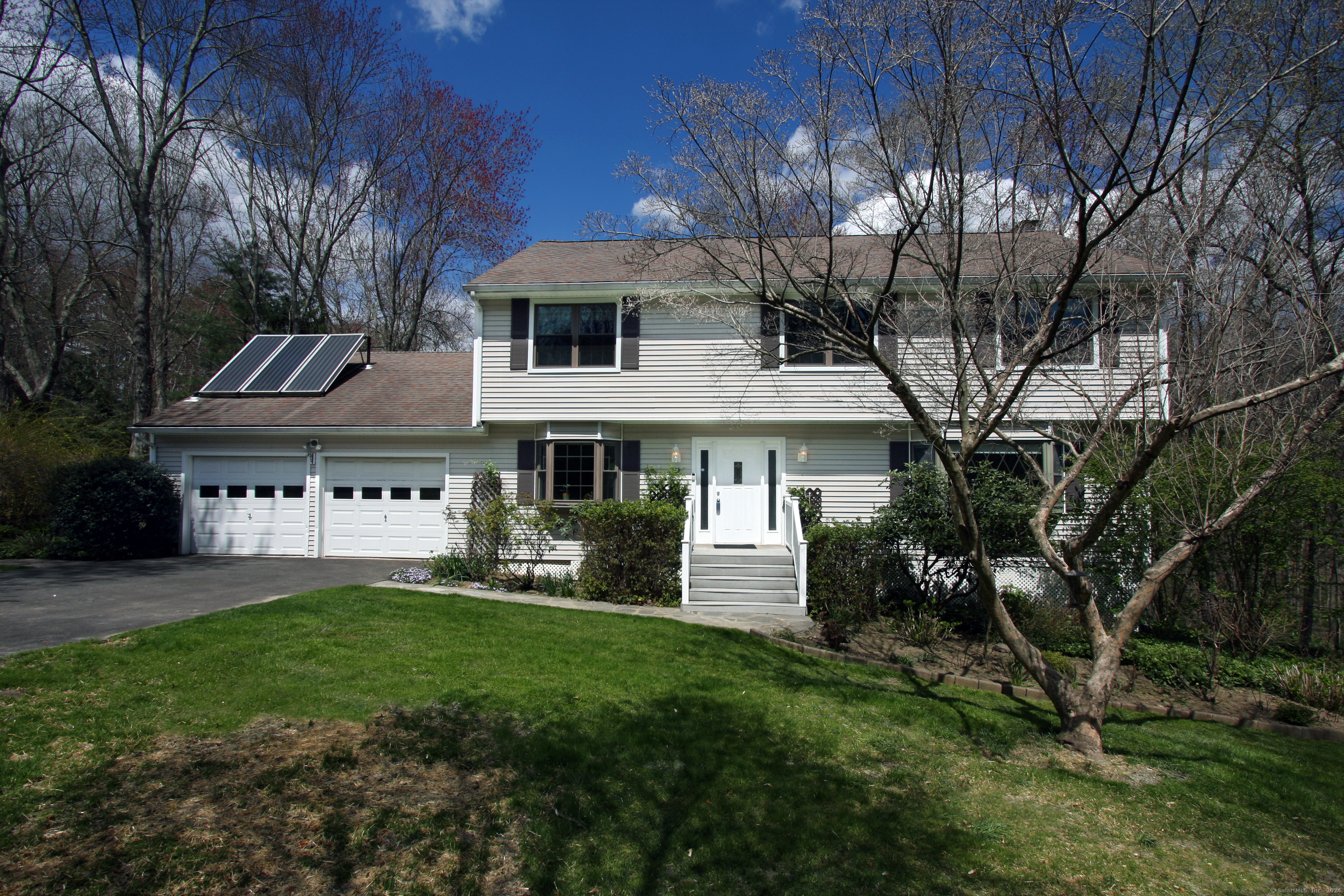 Property Photo:  31 Deerfield Lane  CT 06468 