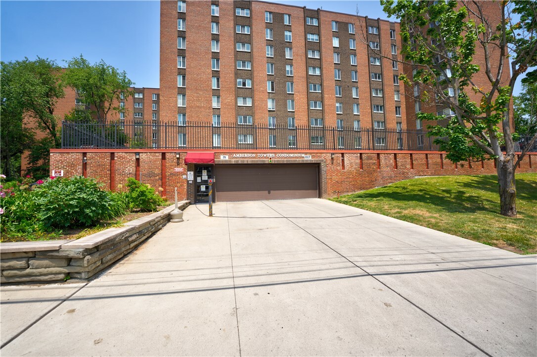 Property Photo: 5 Bayard Rd 410 PA 15213