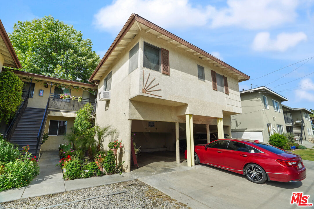 20609   Hartland St B  Winnetka CA 91306 photo